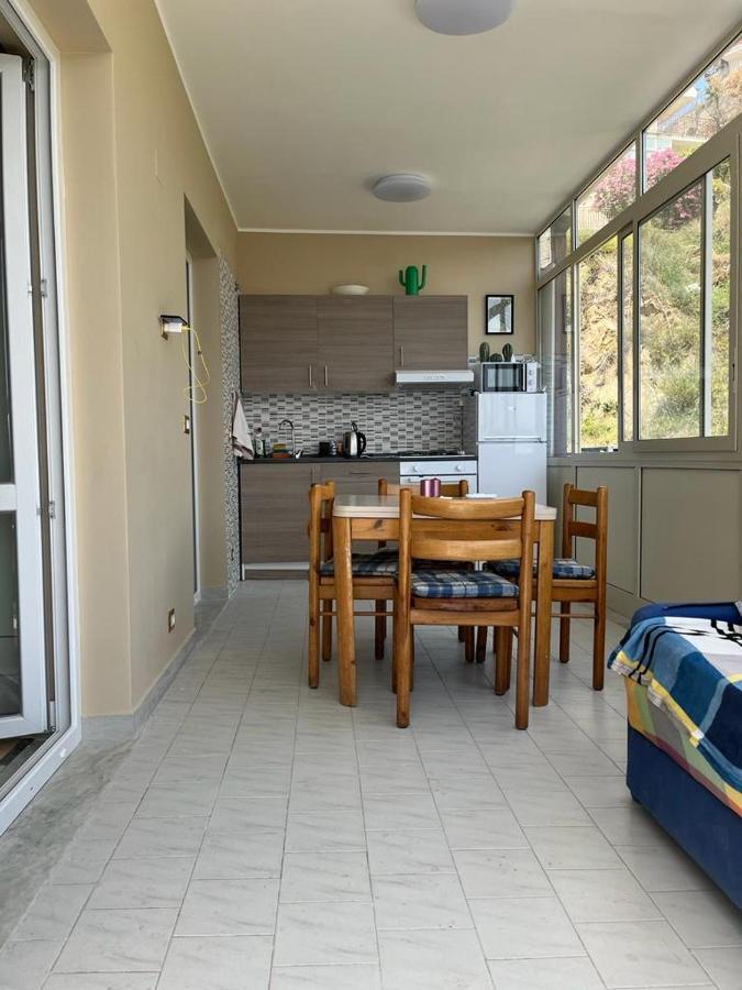 Apartamento Casa Vacanze Luna Letojanni Exterior foto