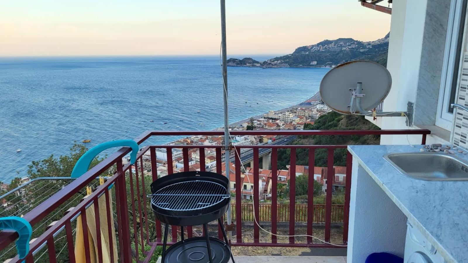 Apartamento Casa Vacanze Luna Letojanni Exterior foto